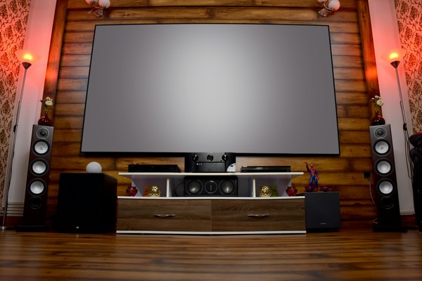 Maximizing Sound Quality: Pairing Home Theatre TVs and Electronics with Surround Sound Systems